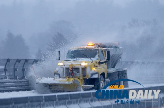 美國(guó)暴風(fēng)雪致16人死 紐約和新澤西州進(jìn)入緊急狀態(tài)