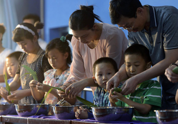 Dragon Boat Festival celebrated around the country