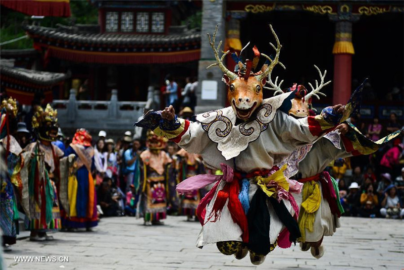 'Tiao Qian' ceremony in China's Qinghai