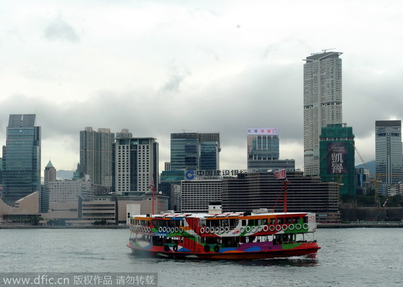 Hong Kong welcomes Christmas with starry train