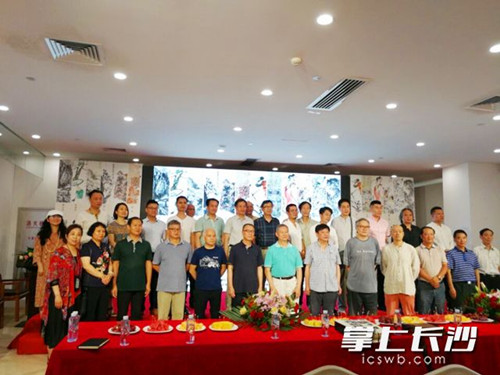 Freehand painting exhibition opens in Changsha