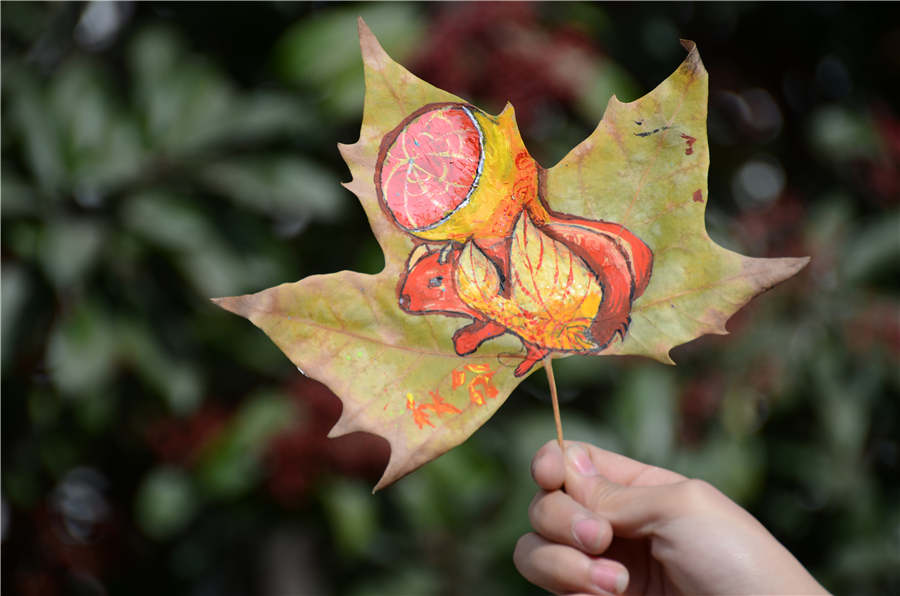 Students create leaf art of 24 Solar Terms