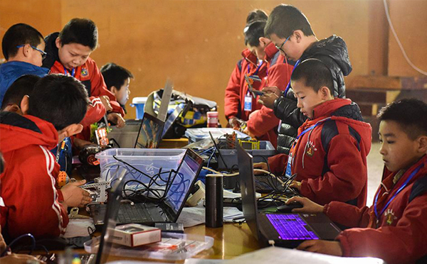 Student techies compete in Xiaoyi robot contest