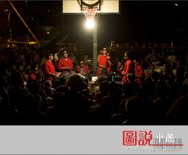 Pingyao's story-telling accompanied by stringed instruments