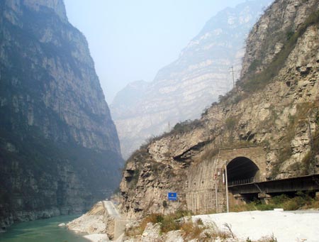 Scenery along the Chengdu-Kunming Railway