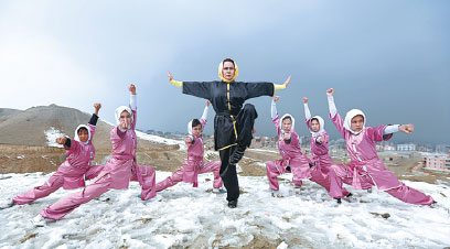 Young Afghan teaches Shaolin wushu