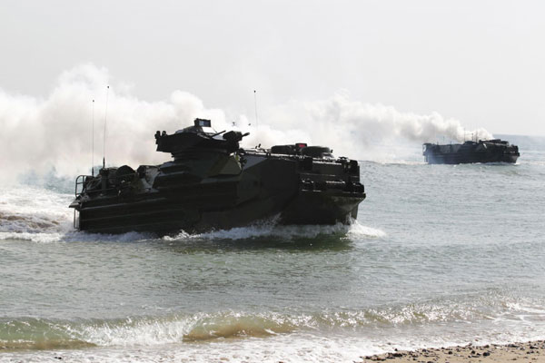 ROK, US carry out joint landing drill