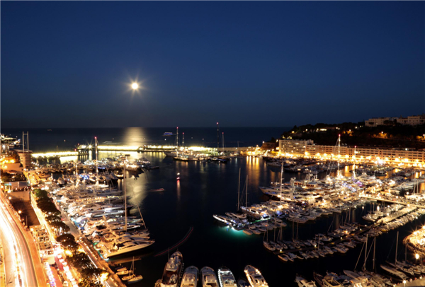 Sparkling firework contest in Monaco