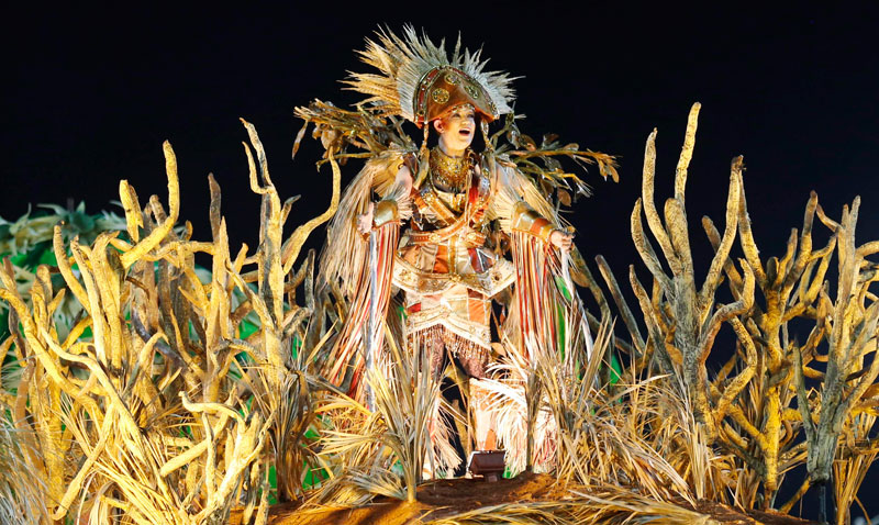 Carnival parade kicks off in Brazil