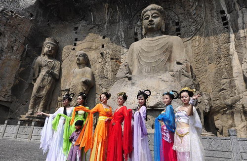 Qixi Festival activity held at Longmen Grottoes