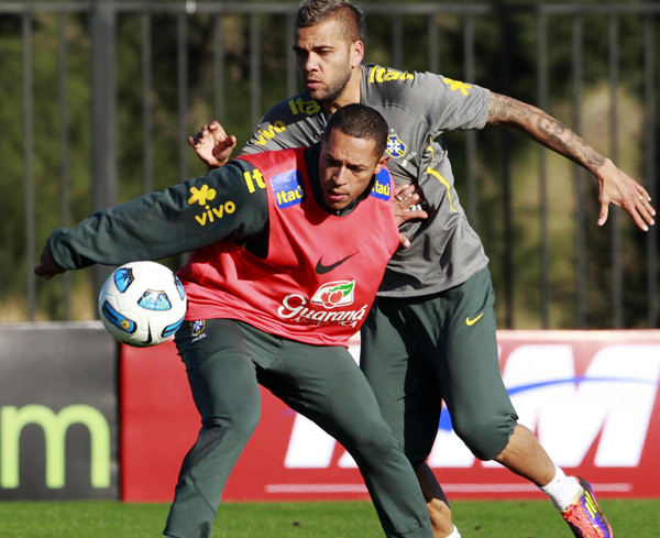 Adriano's debut with Corinthians set for Oct 9