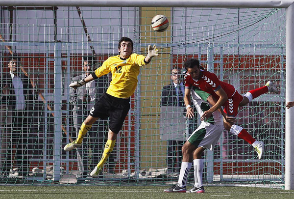 Afghanistan hosts first intl soccer match in 10 yrs