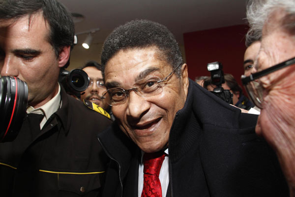 Eusebio, Portugal's beloved soccer giant, dies at 71