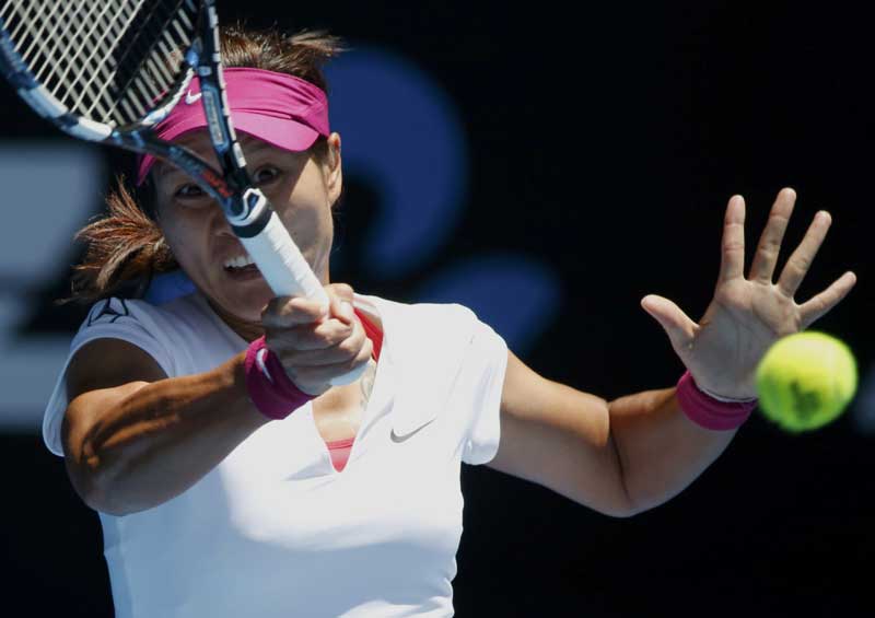 Li Na makes it into second straight Australian Open final