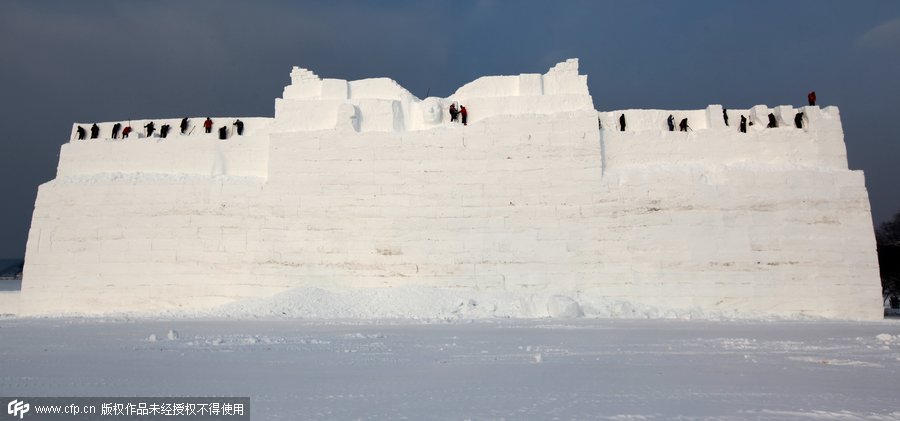 Giant Moon Goddess snow sculpture to welcome skiers