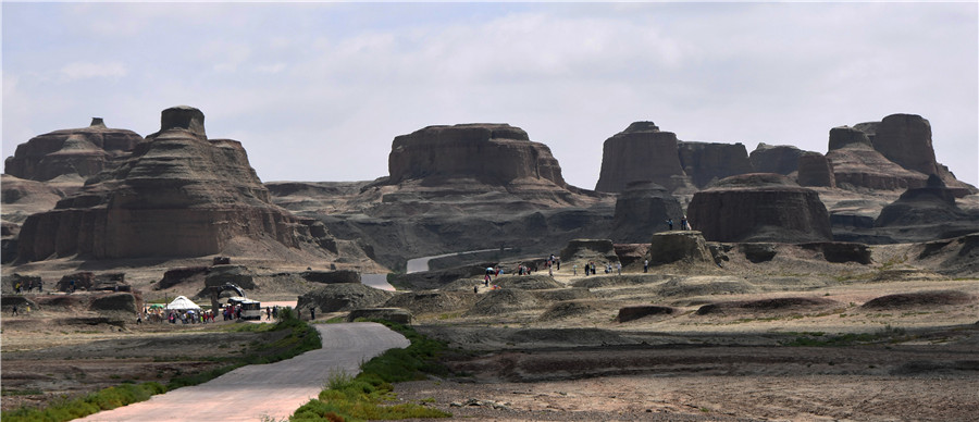 'Ghost city' in Xinjiang desert meets high season