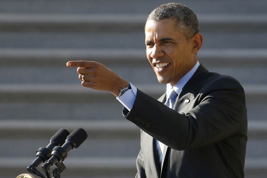 Obama honors college athletes at White House