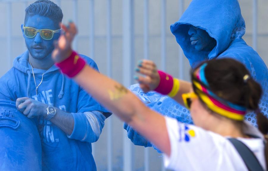 Color Run attracts fun-loving runners in Brussels