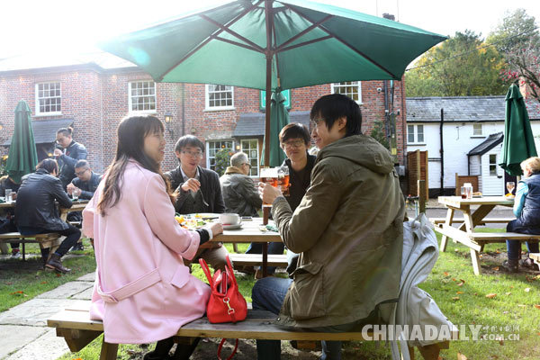 British pub becomes tourist attraction after Xi's visit